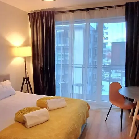 Srodmiescie Bastion Walowa - Free Parking Апартаменты