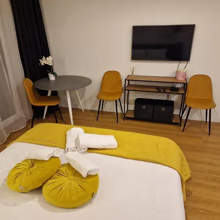 Srodmiescie Bastion Walowa - Free Parking