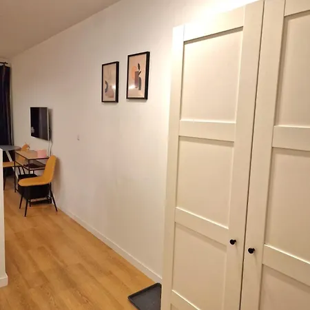 아파트 Srodmiescie Bastion Walowa - Free Parking *