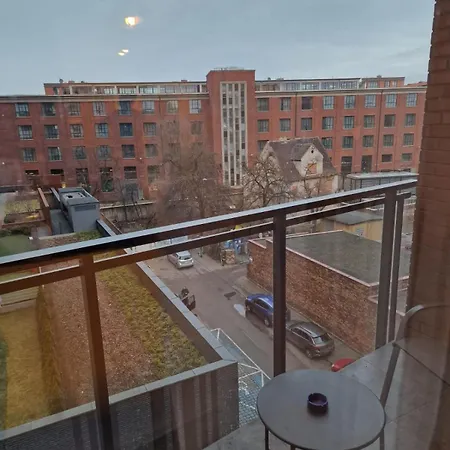 Srodmiescie Bastion Walowa - Free Parking Гданьск