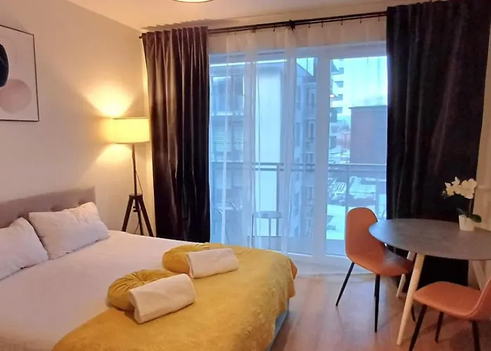 Srodmiescie Bastion Walowa - Free Parking Апартаменты