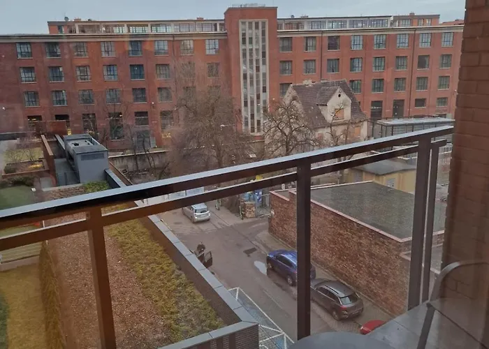 Srodmiescie Bastion Walowa - Free Parking Гданьск